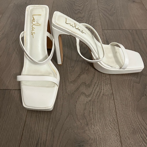 Lulus white double strapped heel. Size 10 - Picture 1 of 6